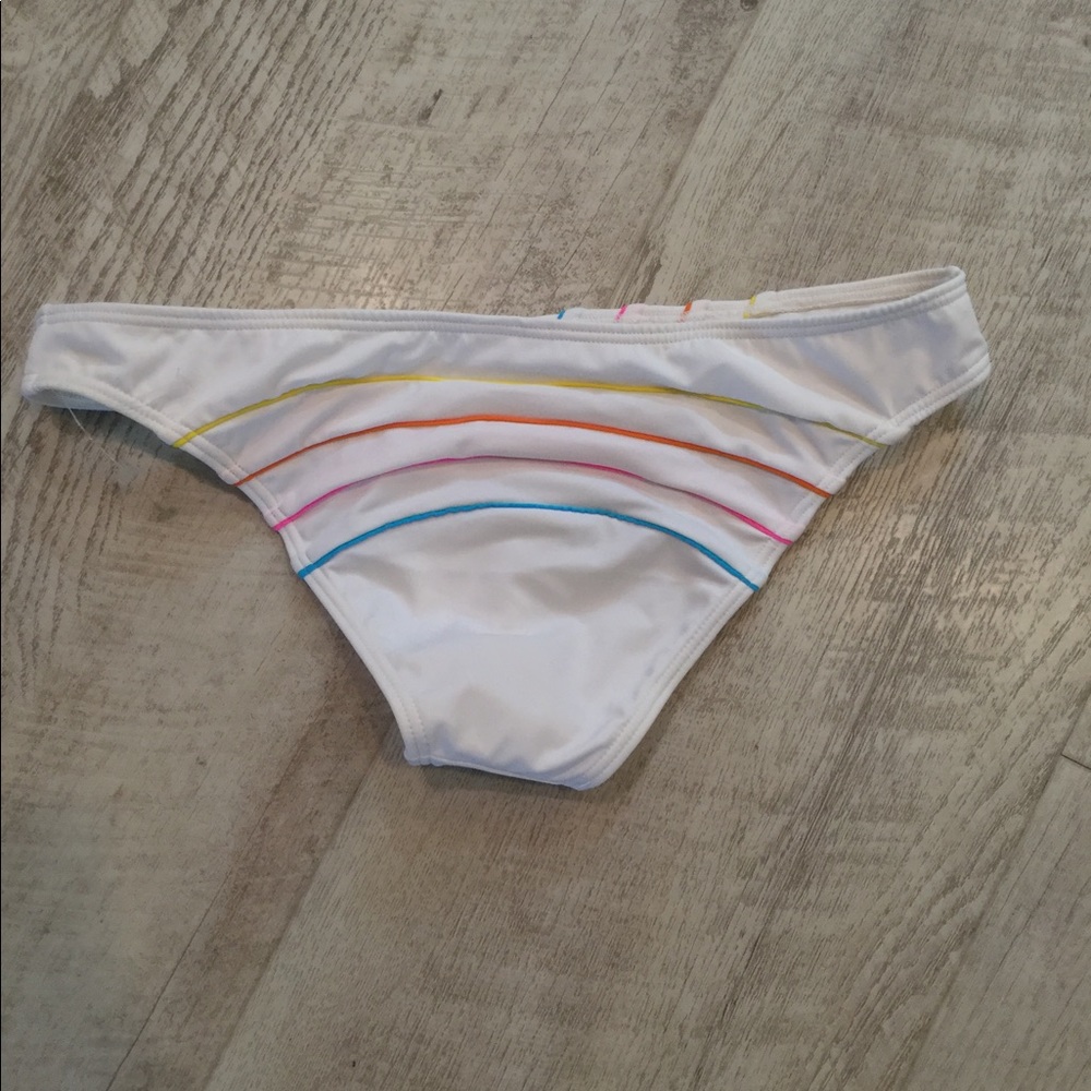 Brand new Roxy Bikini - Picture 6 of 7